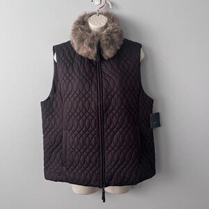Liz Claiborne Quilted Vest with Removeable Faux Fur Collar Size L  NWT!